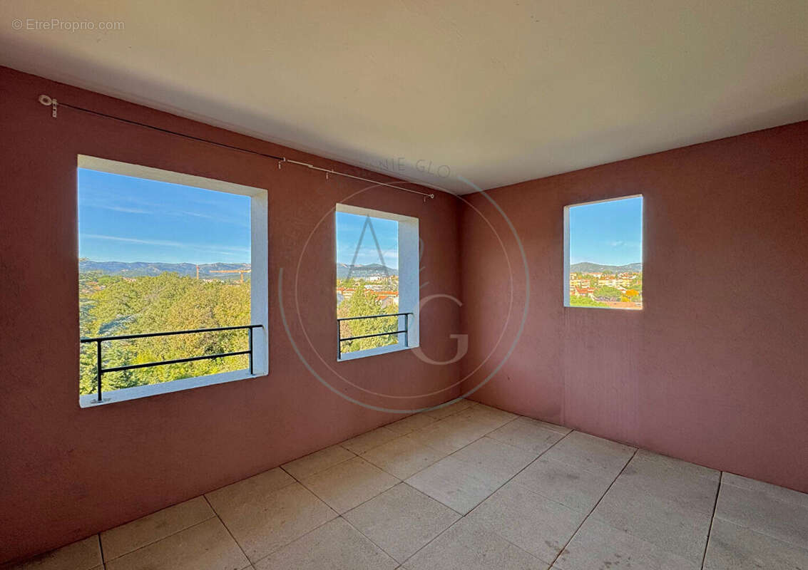 Appartement à COGOLIN