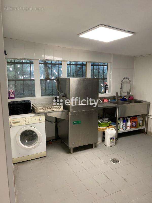 Commerce à LA TRINITE