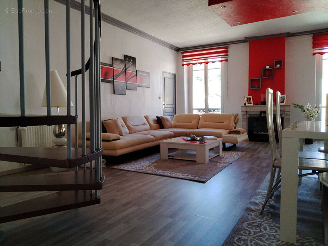 Appartement à SALINS-LES-BAINS