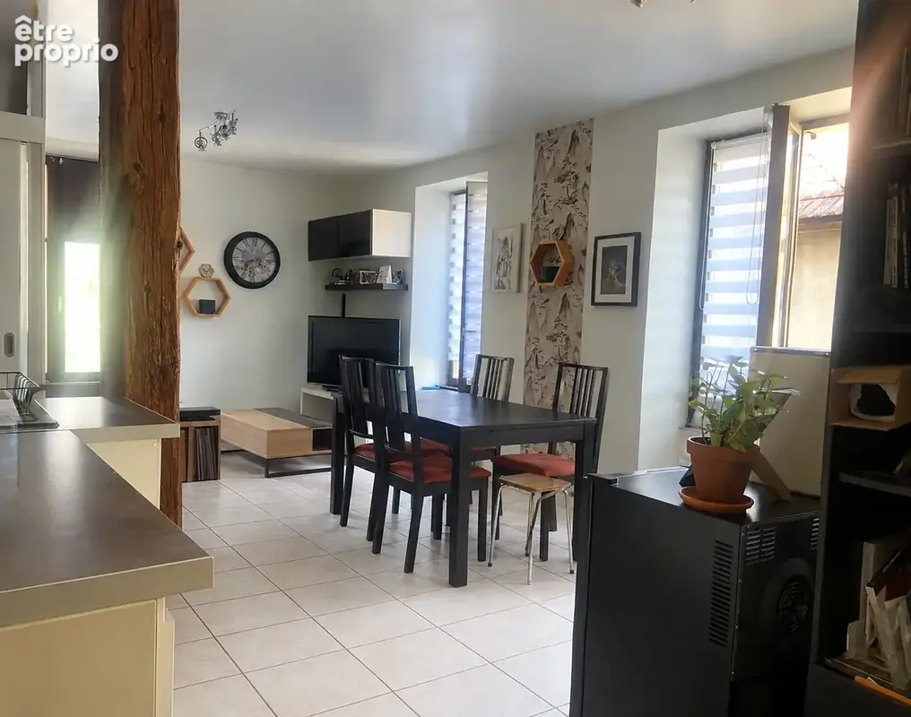 Appartement à YENNE
