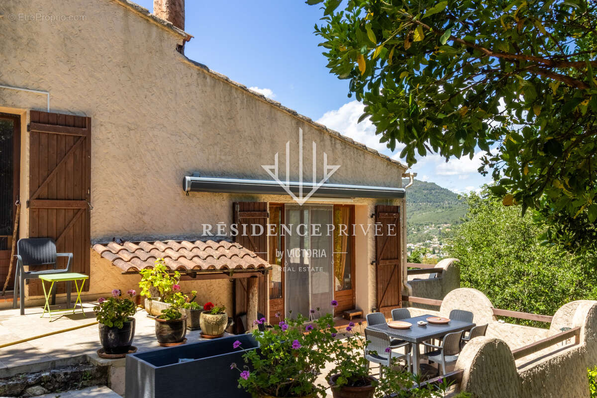 Maison à SOLLIES-TOUCAS
