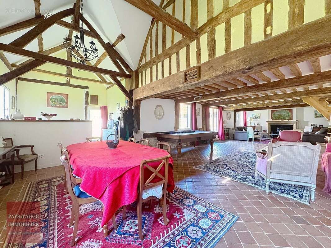 Maison à SAINT-GEORGES-EN-AUGE