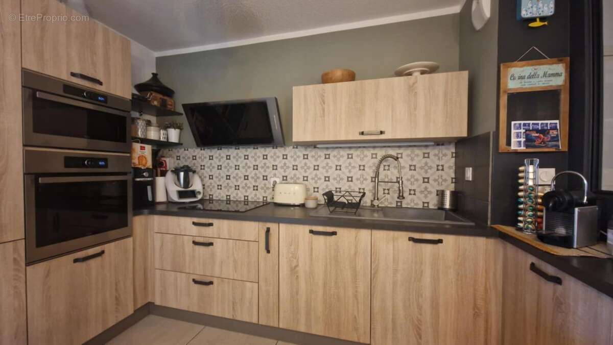 Appartement à MEZE