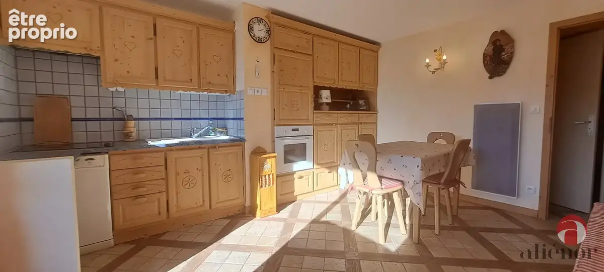 T2 entièrement rénové   Esprit montagne, mobilier sur mesure et parking à Samoens 1600. - photo 2