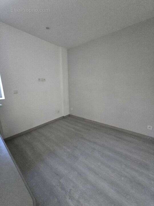 Appartement T3 entièrement  rénové avec potentiel de creer - photo 6