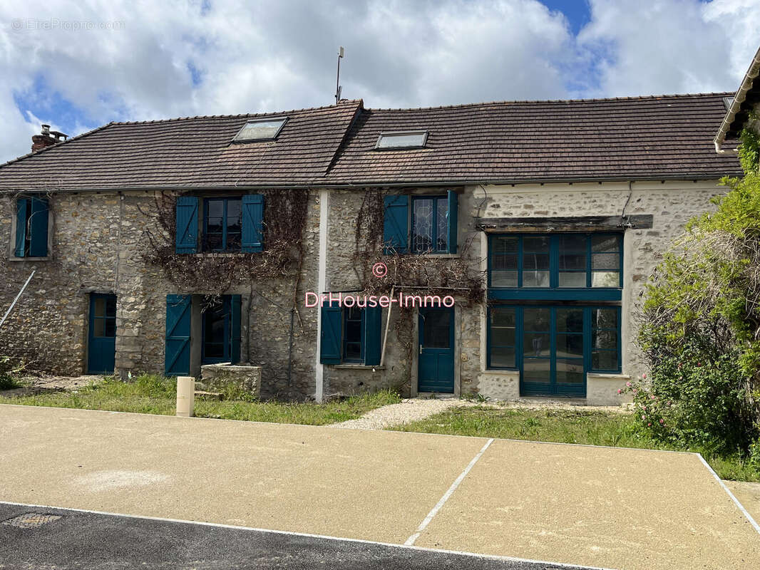 Maison 145 m² à Fontenay-Le-Vicomte  - photo 2
