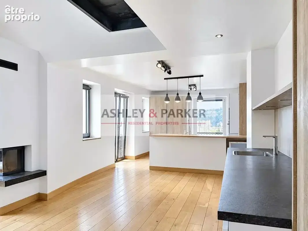 NICE GAIRAUT – VILLA LAETITIA – Appartement 4 pièces de caractère avec volumes, mezzanine, vue verdure et extérieur à aménager - photo 35