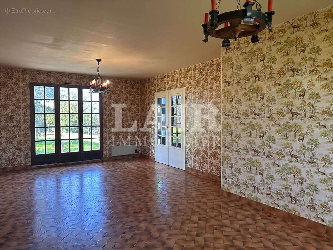 Maison à CONDE-SUR-HUISNE