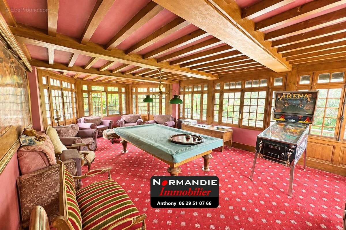 Manoir de caractère – Domaine de 2,2 hectares avec rivière et dépendances - photo 11