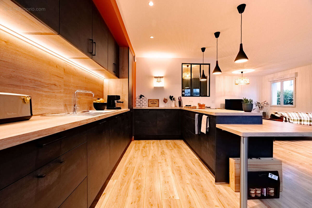 Appartement à LES PONTS-DE-CE