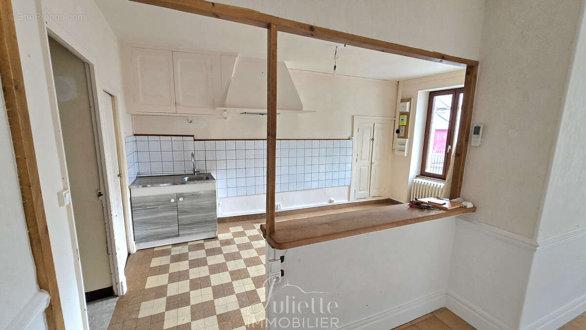 Maison à COMBRONDE