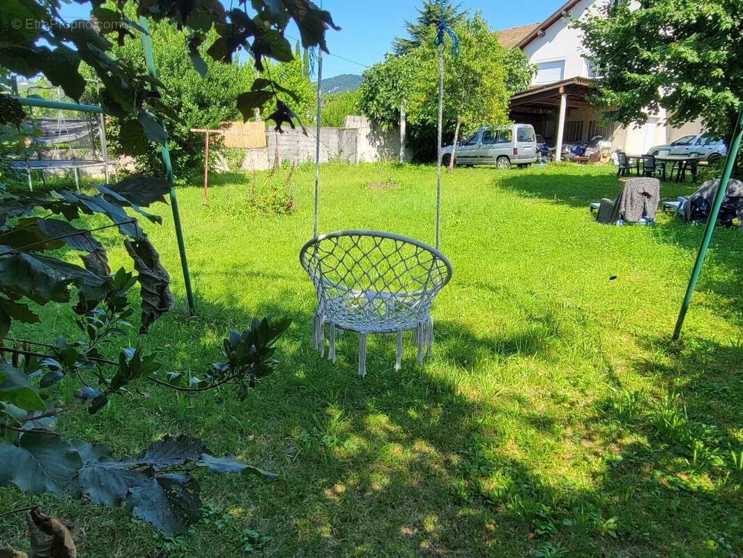 Terrain à COUBLEVIE