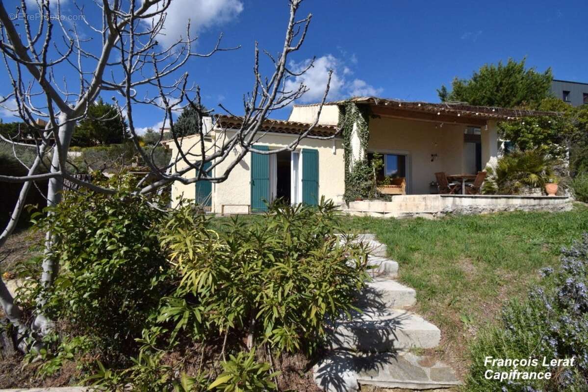 Maison à vendre 7 pièces MANOSQUE (04) - Quartier La Rochette - 169 m² habitable - 4 chambres - Piscine - Garage - 647 000 € hon - photo 3