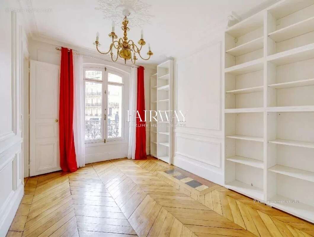 Appartement à PARIS-8E