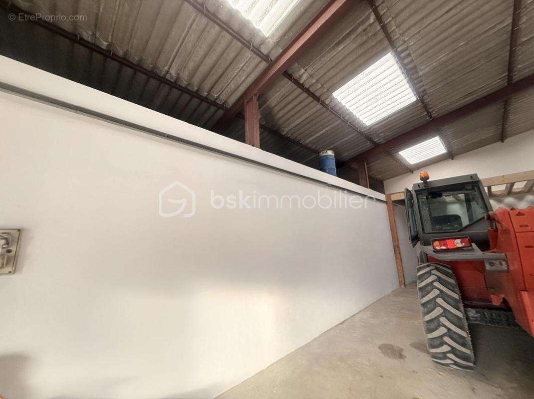 Parking à NOTRE-DAME-DE-MONTS