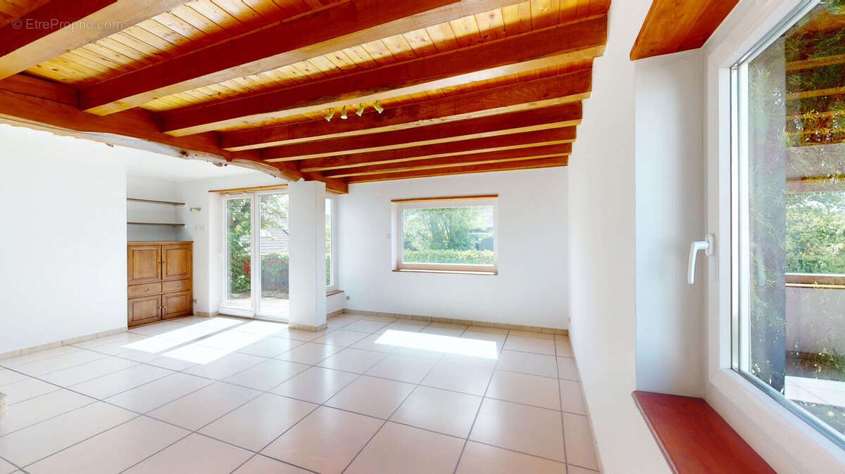 Maison à MISEREY-SALINES