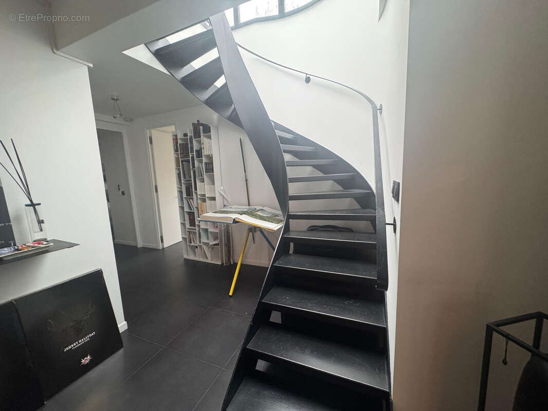 Appartement à NEUILLY-SUR-SEINE