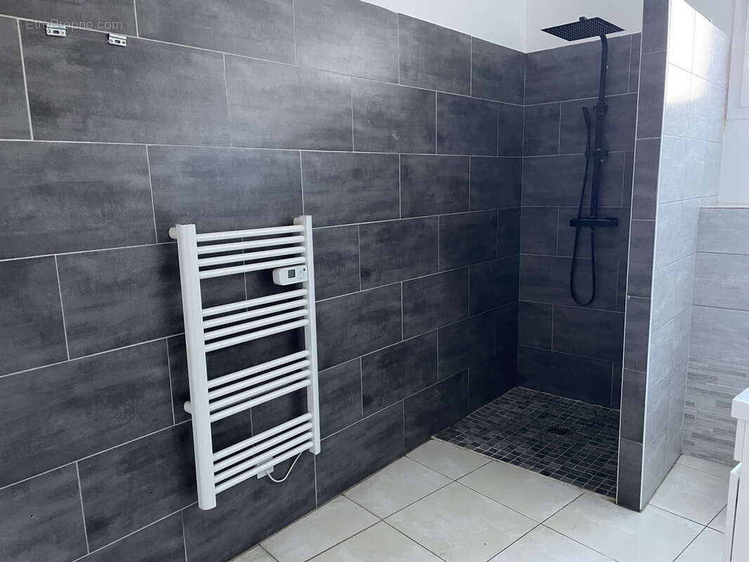 Commerce à LE PONTET