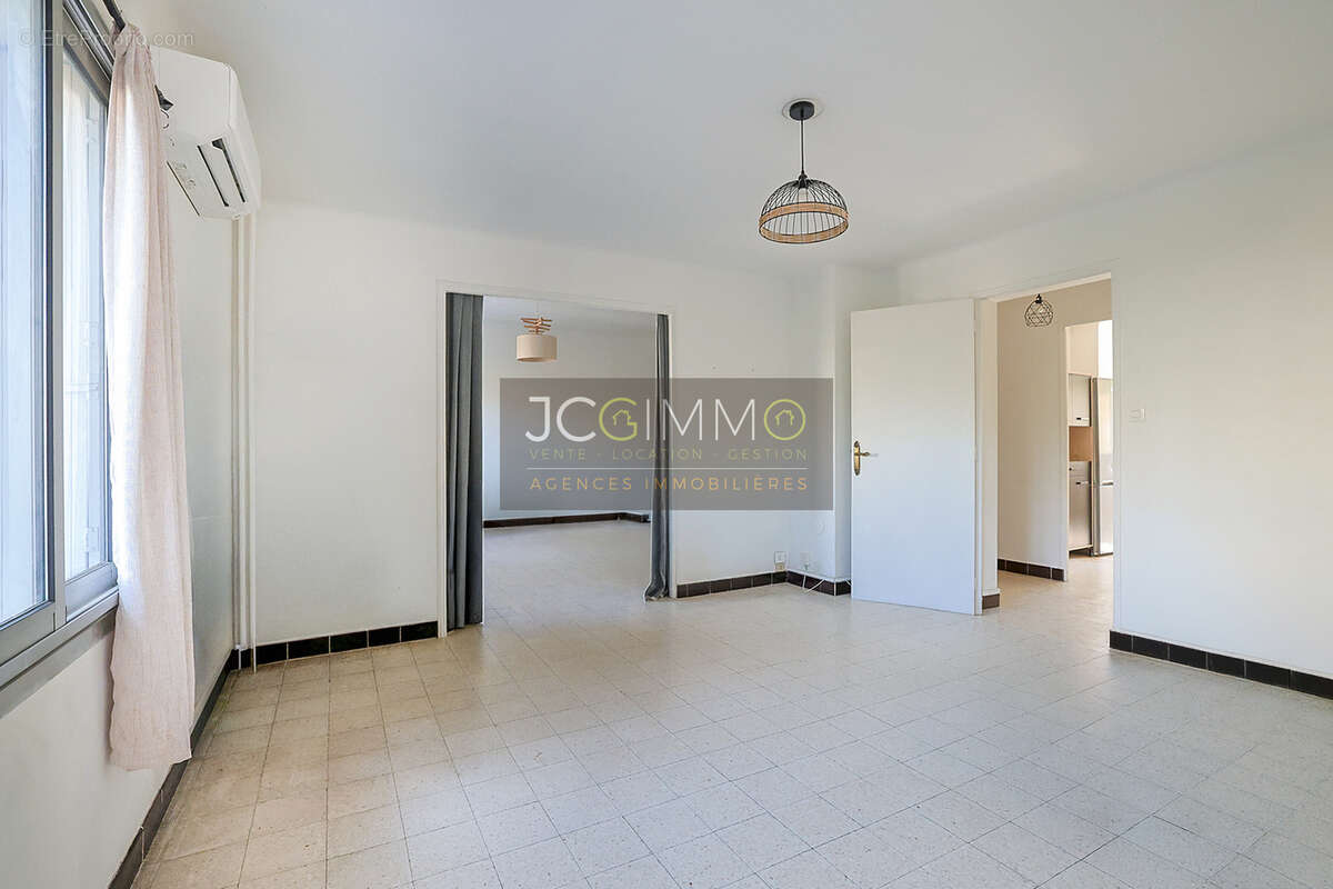 Hyeres (olbius riquier) - appartement t4 - loggia - cave - parking - photo 7