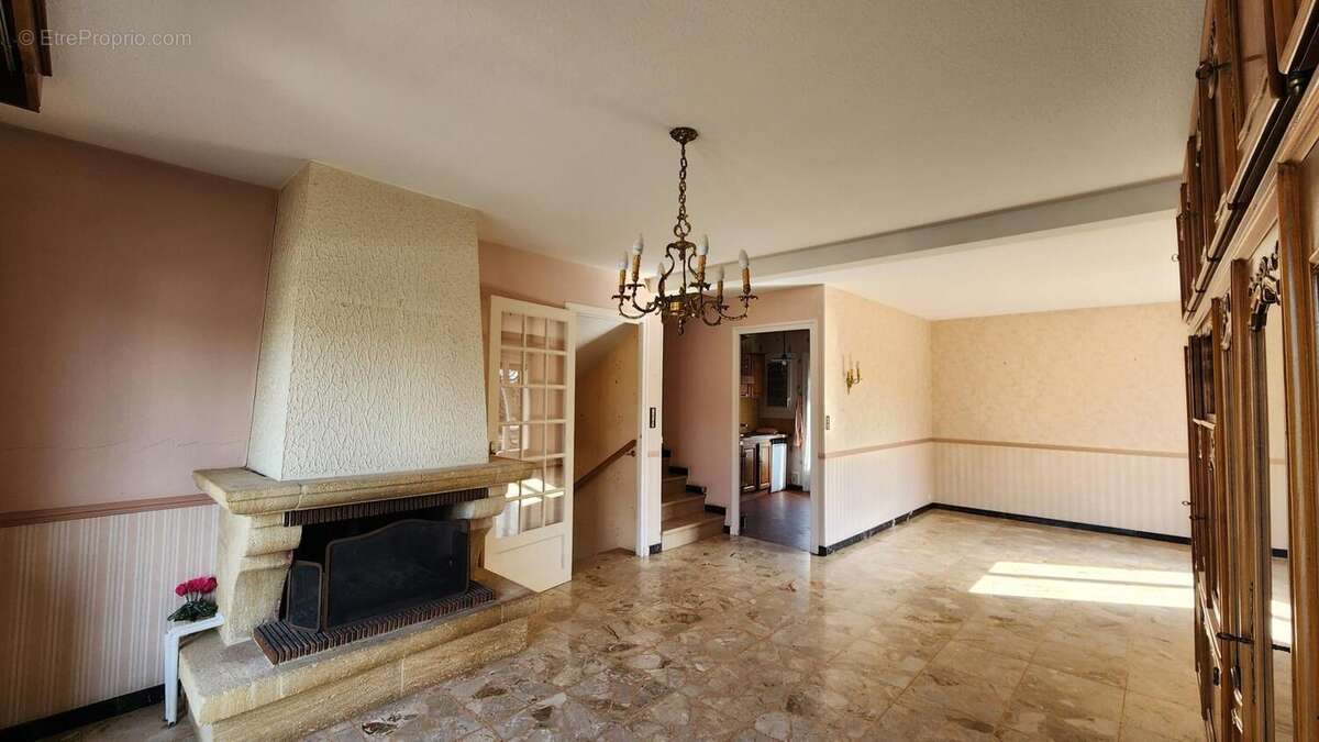 Photo 4 - Maison à GENELARD