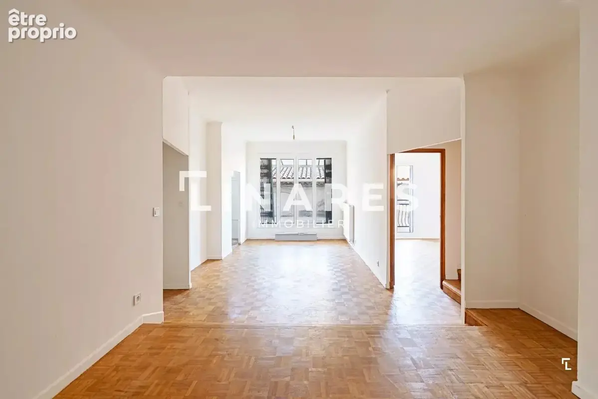 JOYAU BRUT - Appartement T3 de 74m2 - Terrasse 30m2 - 13007 SAINT VICTOR - photo 3