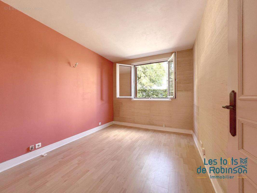 Appartement à LE PLESSIS-ROBINSON
