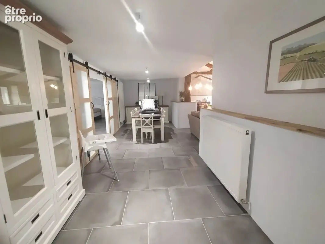 Propriété récemment rénovée de 6 chambres offrant beaucoup de flexibilité et une belle vue - photo 8