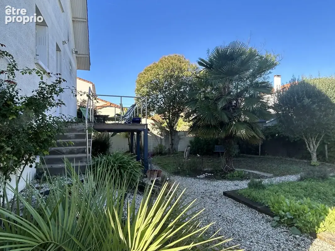 Maison 8 pièces 177 m² à vendre à Niort (79000) - photo 4