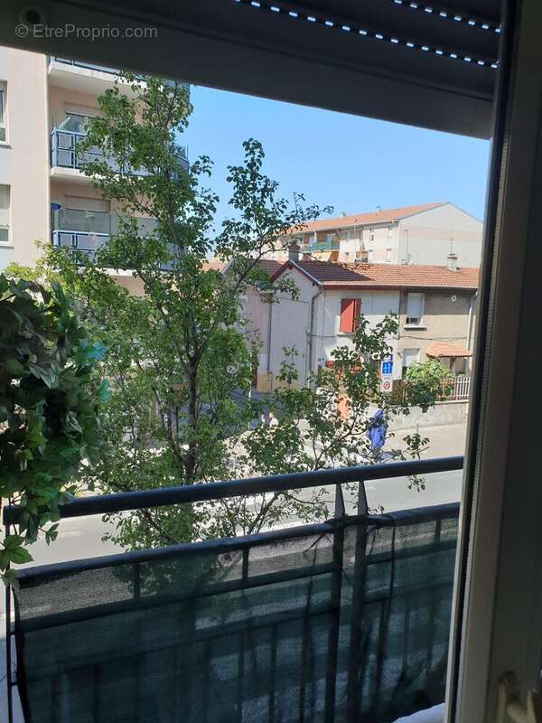 Appartement à SAINT-FONS