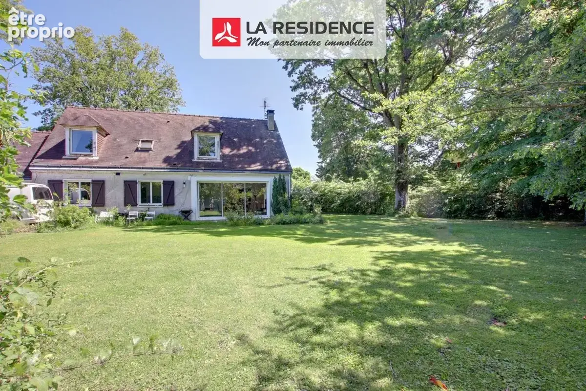 Maison à LE MESNIL-SAINT-DENIS