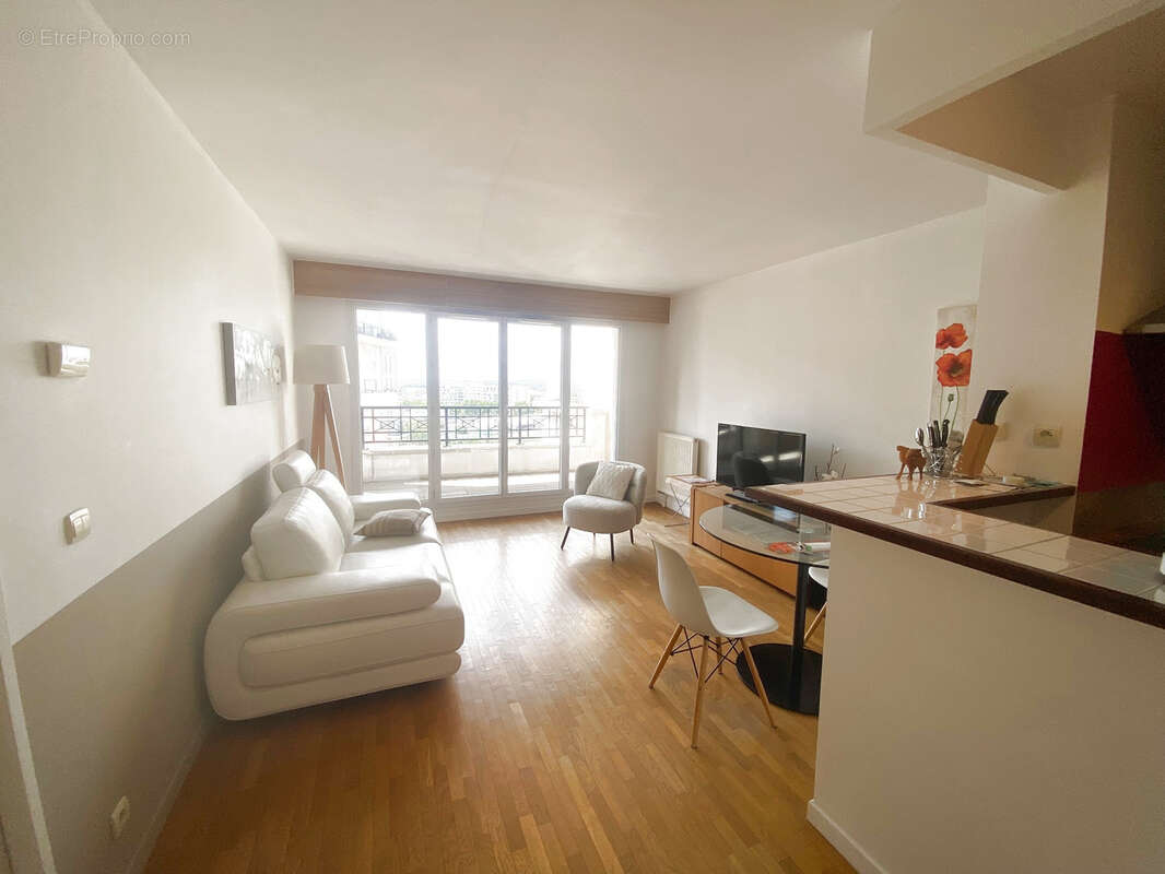 Appartement à COURBEVOIE