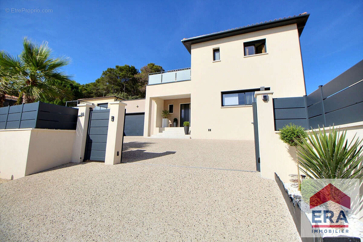 Maison à BOLLENE