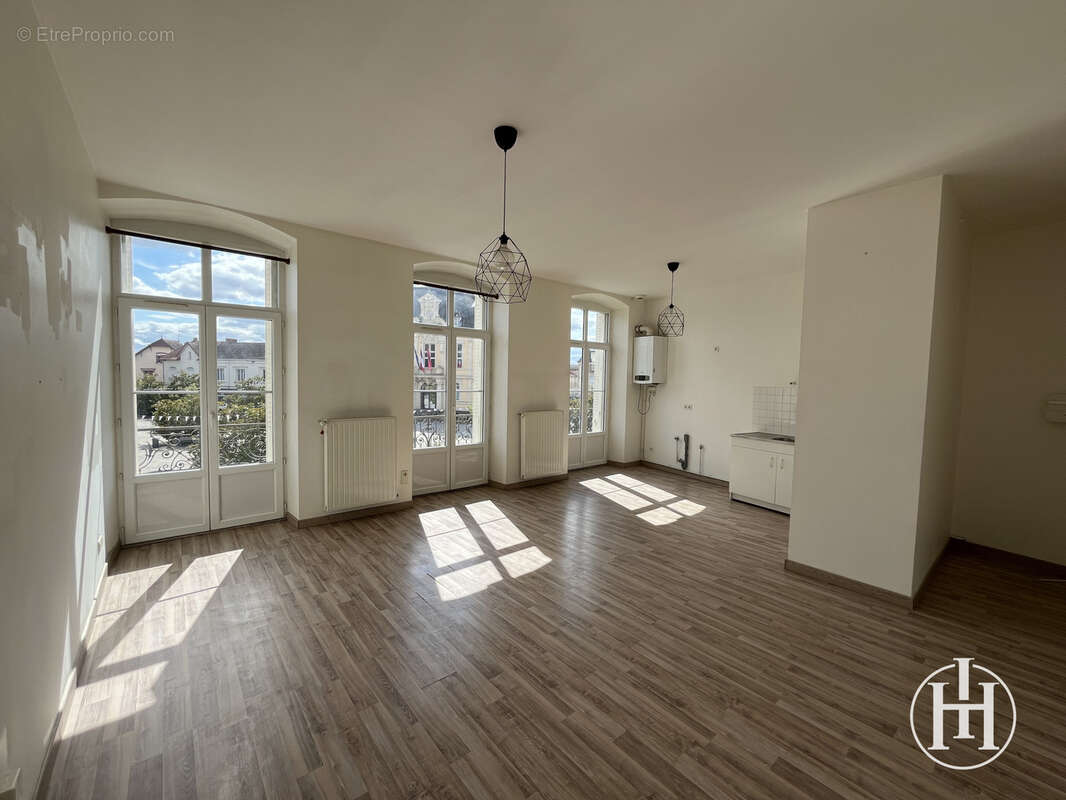 Appartement à COMMENTRY
