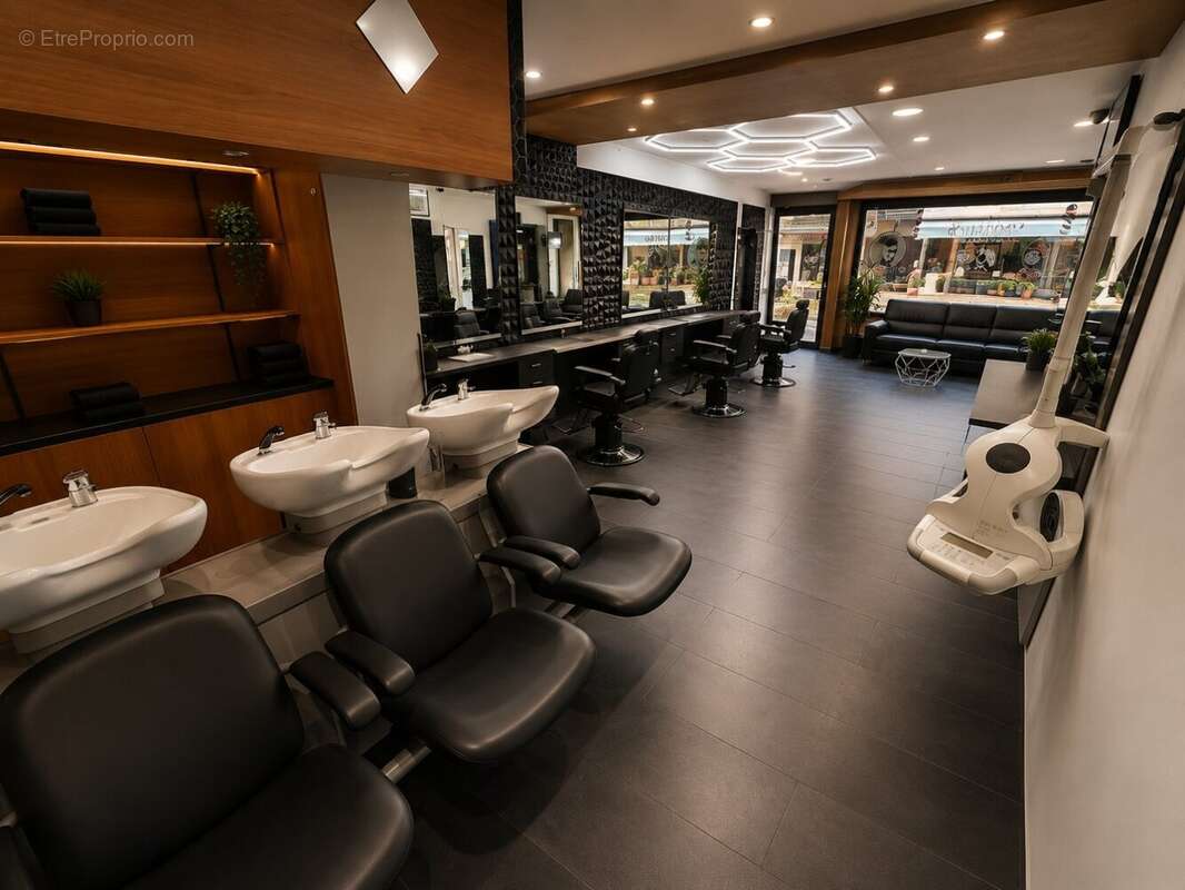 Fonds de commerce  Salon de coiffure clé en main  Hyper centre de Guebwiller - photo 2