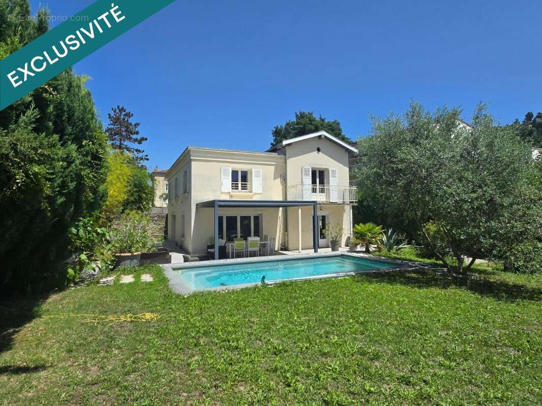 Maison 215 m² à Vienne  - photo 2
