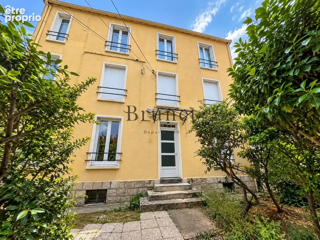 Appartement à SAINT-MAUR-DES-FOSSES