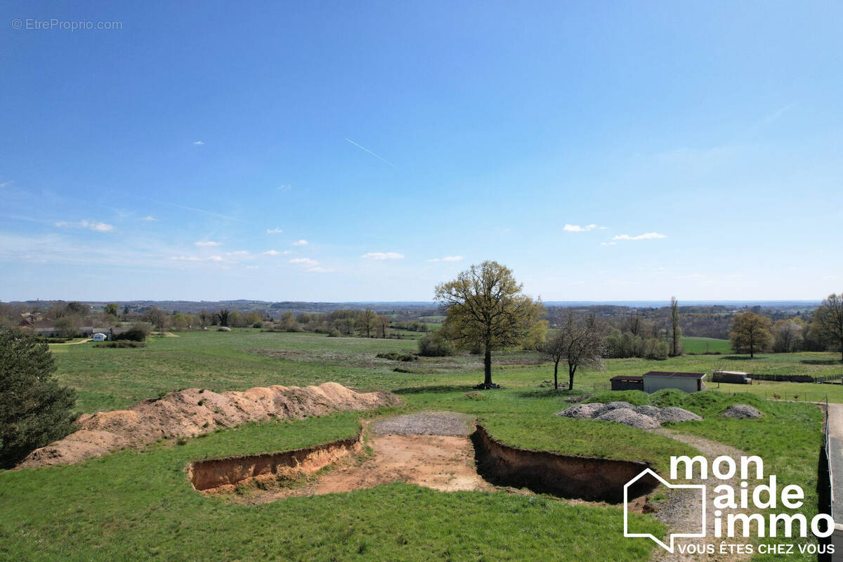 Terrain à NANTHEUIL