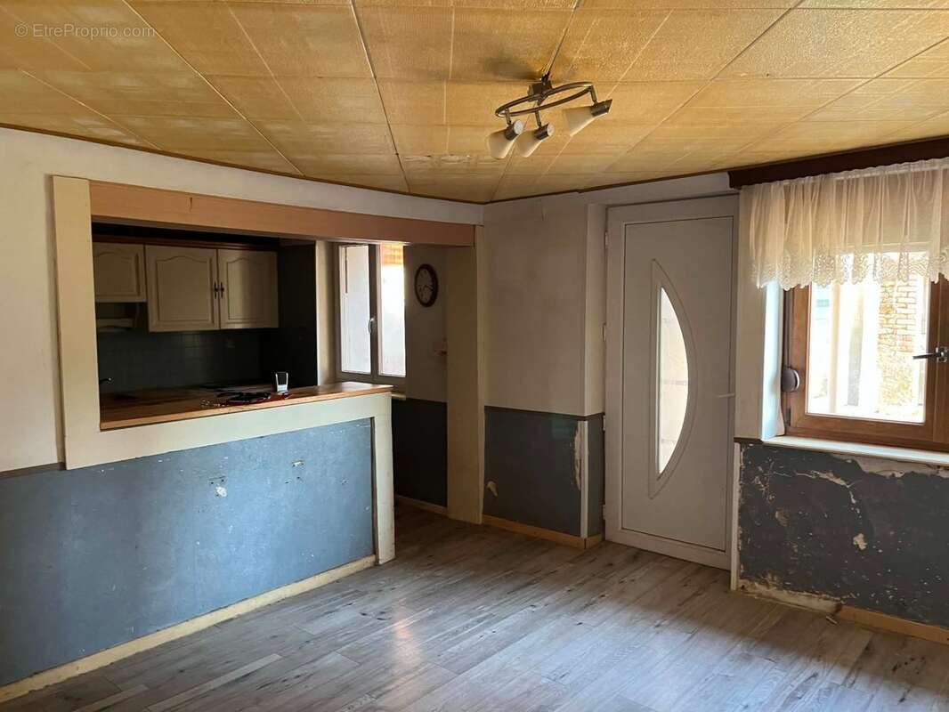 Maison à vendre 6 pièces SCHMITTVILLER (57) - photo 4