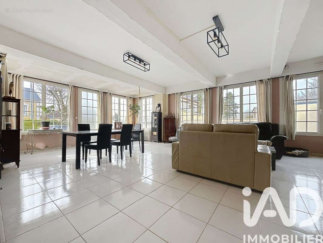 Maison 246 m² à Bolbec  - photo 2