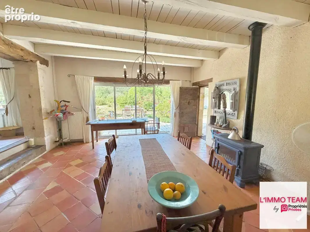 Maison de plain-pied sur 1.6Ha, avec piscine et ateliers - photo 7