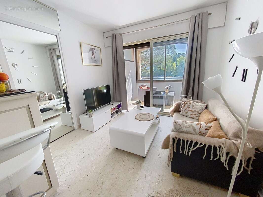 Appartement à MOUGINS
