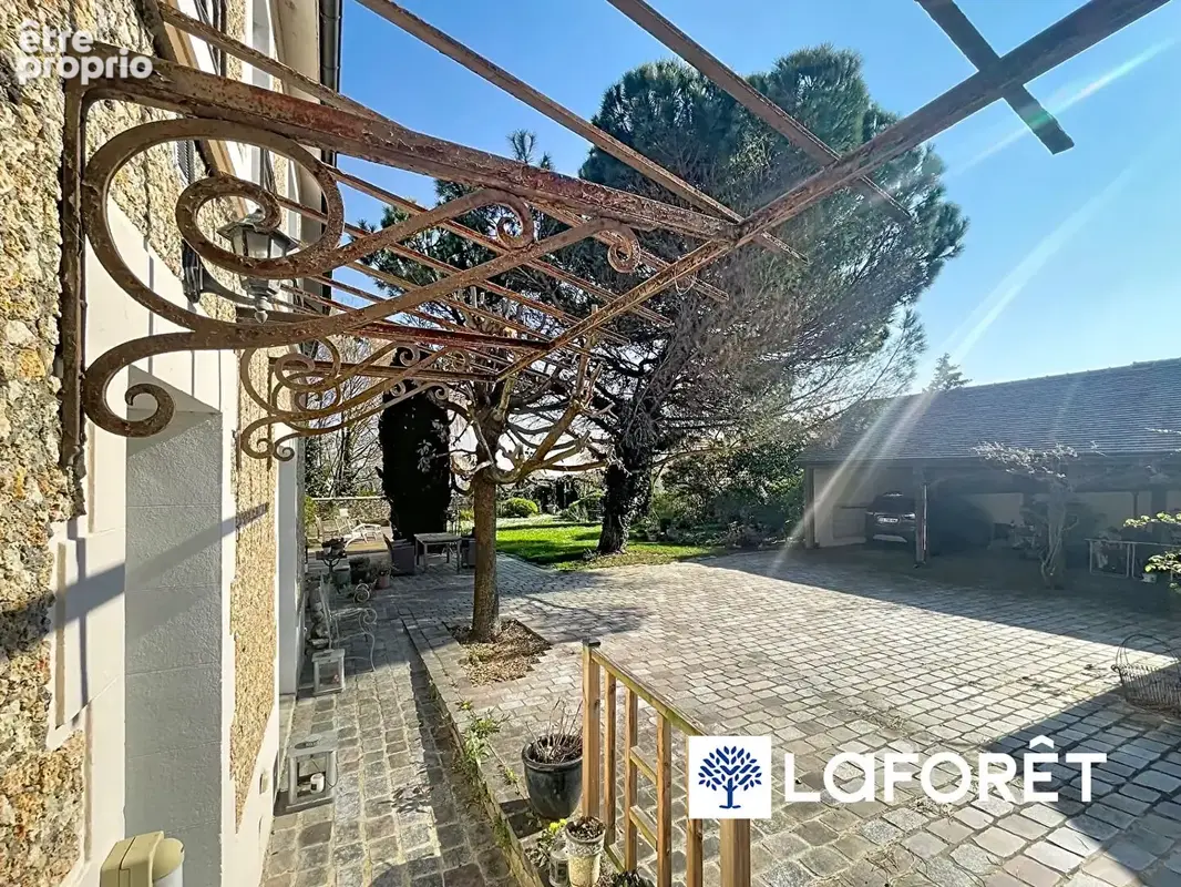 Maison Aigremont 10 pièce(s) 303m² env. - photo 2