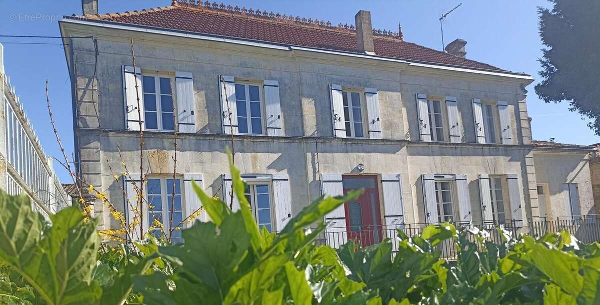 Maison à SAINT-FORT-SUR-GIRONDE