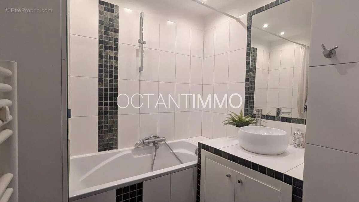 Appartement à MOUGINS