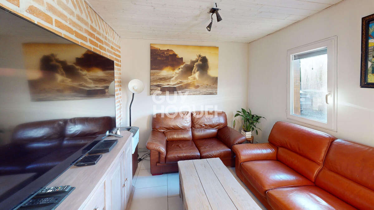 Maison traditionnelle de 95m2 à Mezos sur un terrain de 727 m2 - photo 7