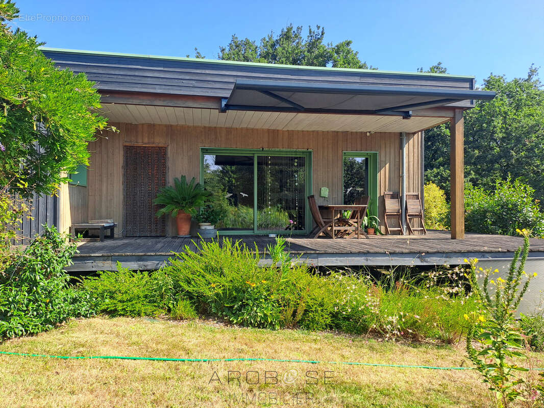 Maison bioclimatique à ossature bois, piscine biologique, gîte indépendant et panneaux solaires - photo 14