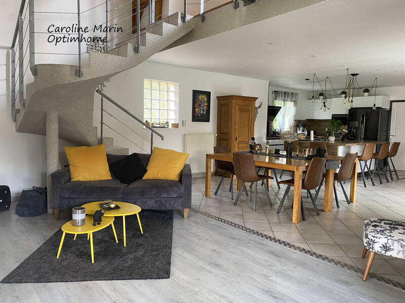 Maison à VIRONVAY