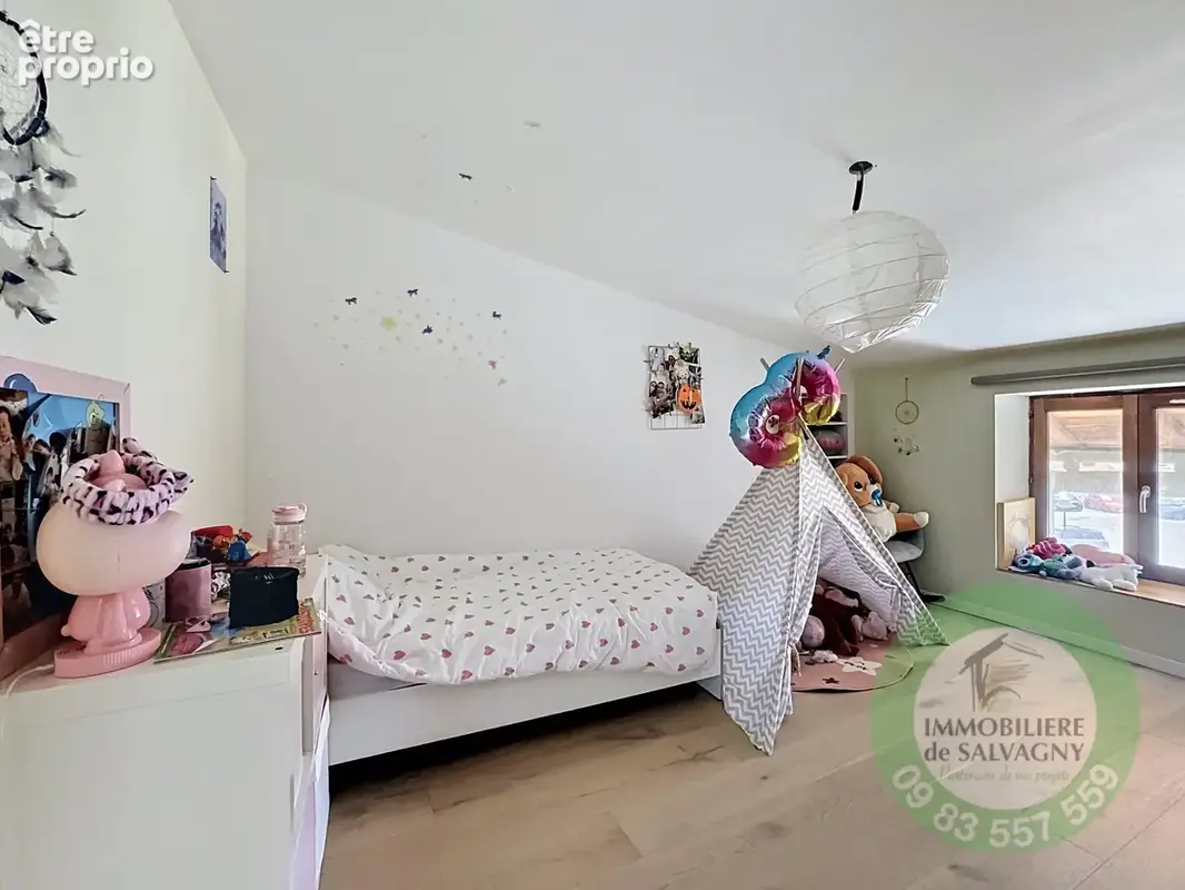 A vendre maison de caractère avec jardin et dependances a morancé - photo 10