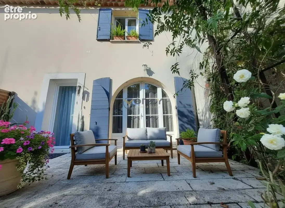 Photo Maison à Entraigues-Sur-La-Sorgue au prix de 289 000€