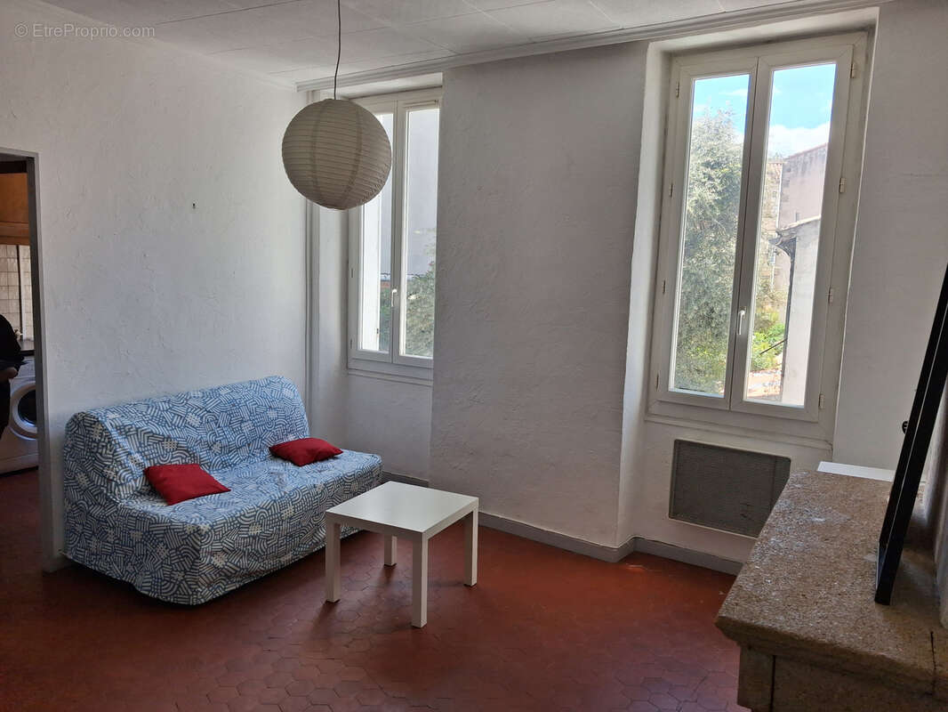 Appartement à MARSEILLE-4E